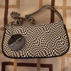 Olivia and Kate blk/white design purse NWT
